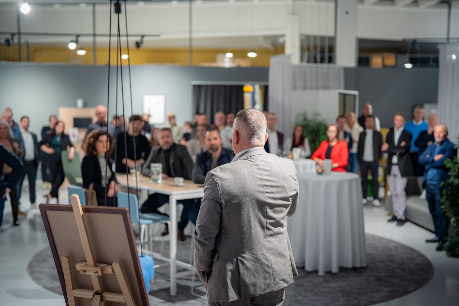 Ein Abend, der bleibt – Reoffice eröffnet neuen Showroom in der Tillmanngasse 5..