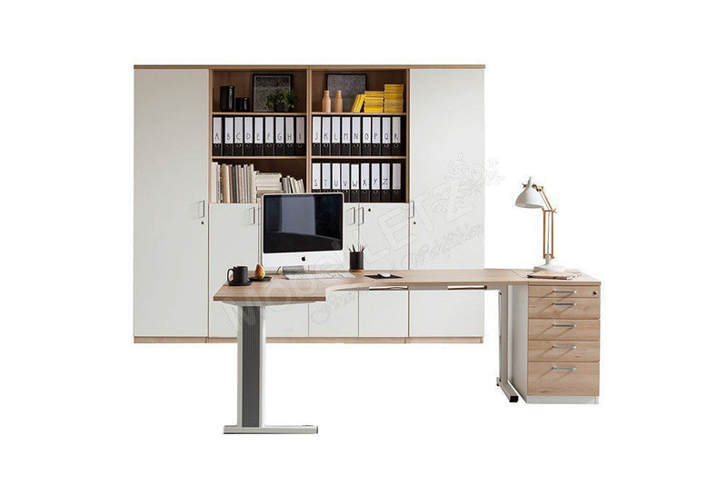 Eckschreibtisch E10 (C-Fuß)