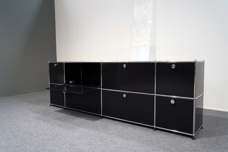 USM Haller langes Sideboard 8 Fächer Schwarz