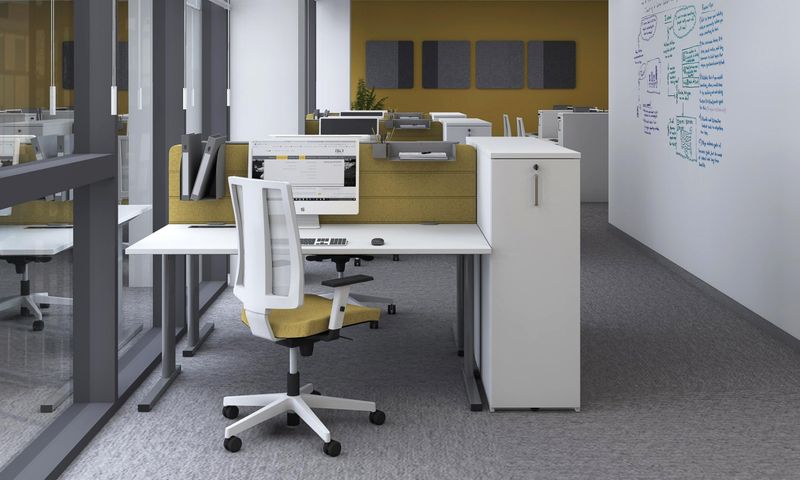 Schreibtisch E10 (C-Fuß)