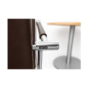 Armlehnstuhl Vivo by Svoboda – Detail Armlehne mit Typenschild