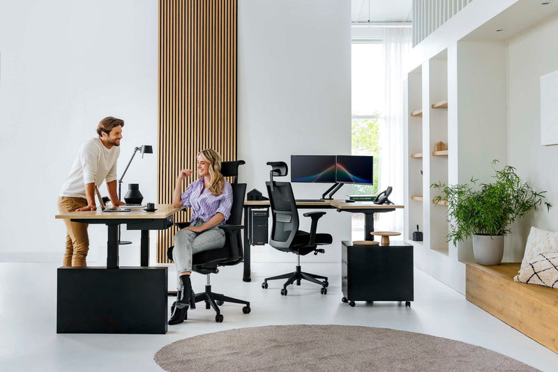 Yellow Dot Twist Eckschreibtisch – im Team-Büro