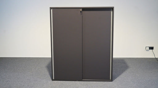 Hali Schiebetürenschrank Anthrazit mit grauer Griffleiste 4 OH Siva - Reoffice