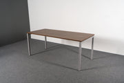Schreibtisch Nuss 180x80 Narbutas Ausstellungsstück - Reoffice