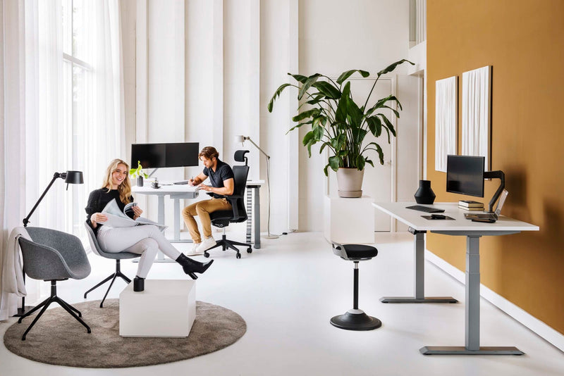 Yellow Dot Balance Sattelhocker – im Büro