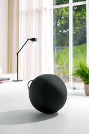 Yellow Dot Ergo Ball – am Fenster