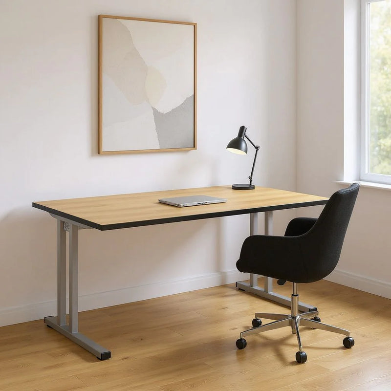 Schreibtisch E10 (C-Fuß)